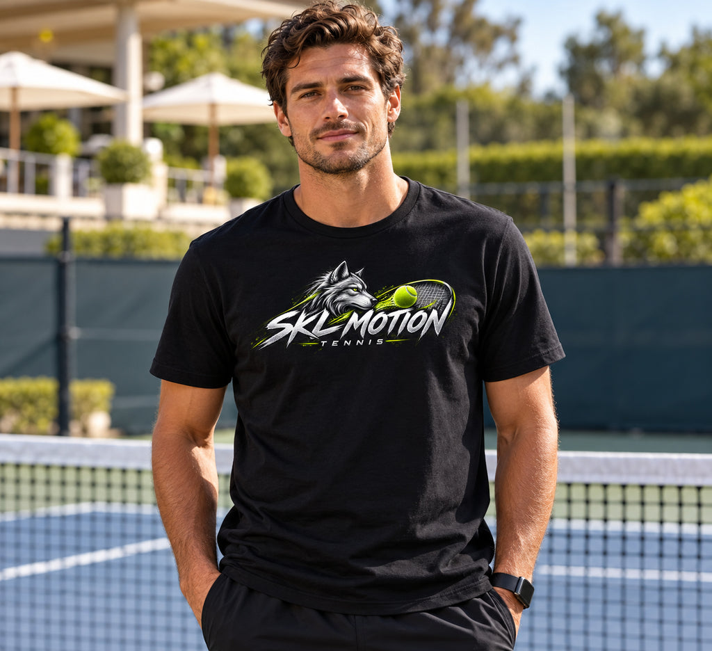 T-shirt tennis noir SKL Motion porté de face