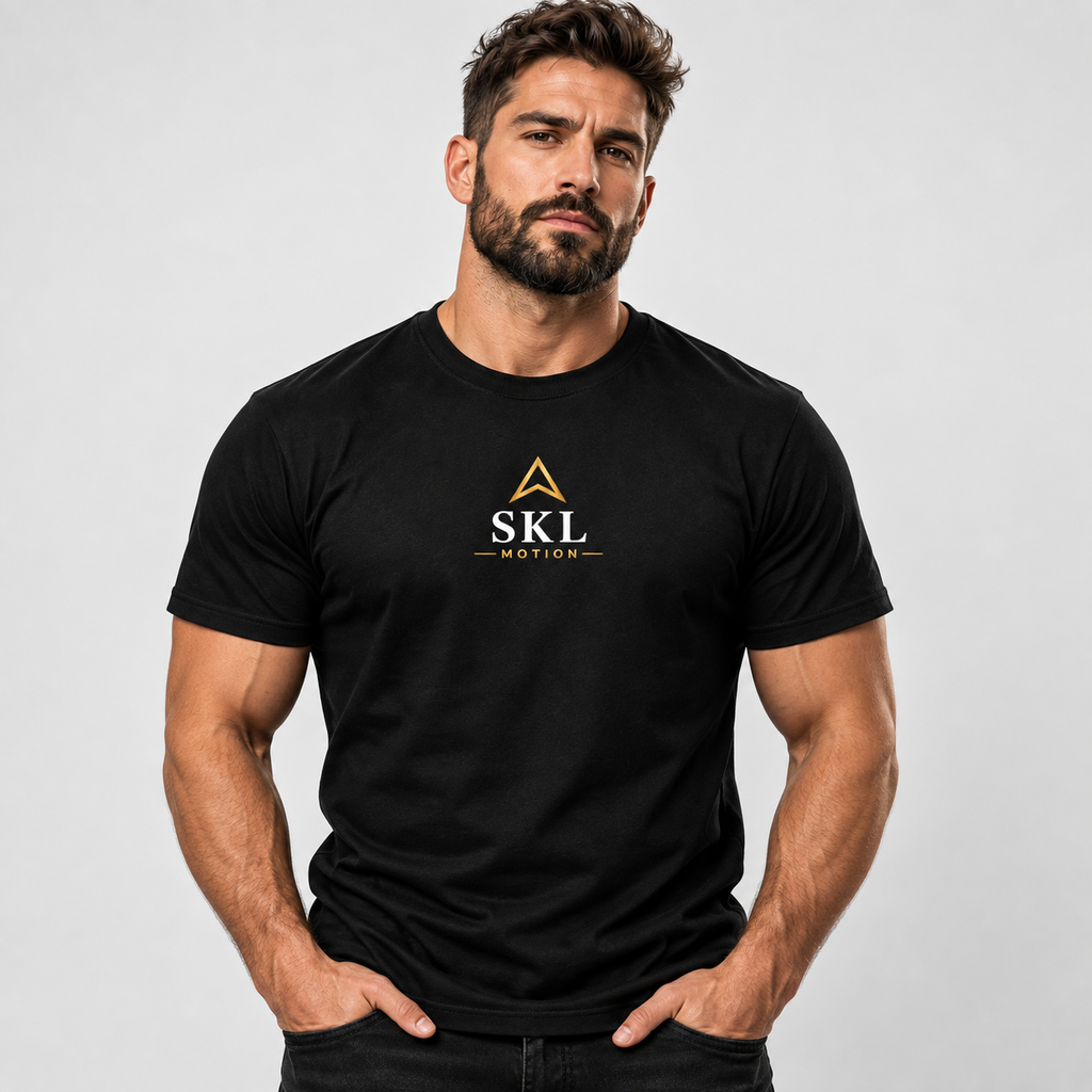 T-shirt Phoenix Warrior noir unisexe SKL Motion porté de face avec logo central discret