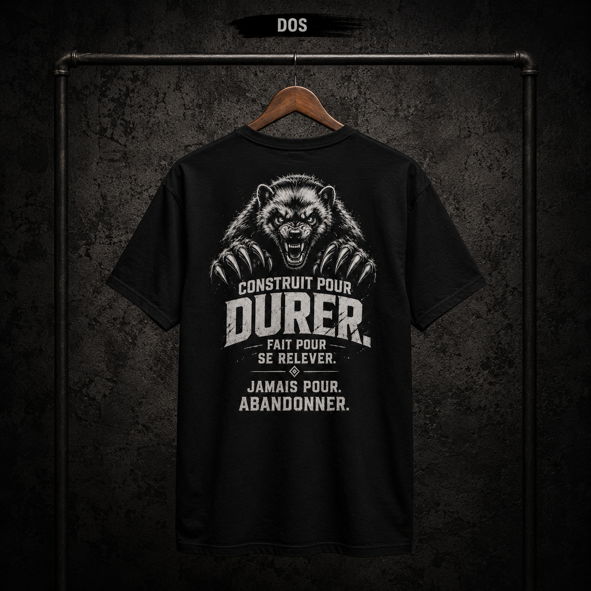 T-shirt noir Construit pour durer SKL Motion sur cintre, vue de dos complète