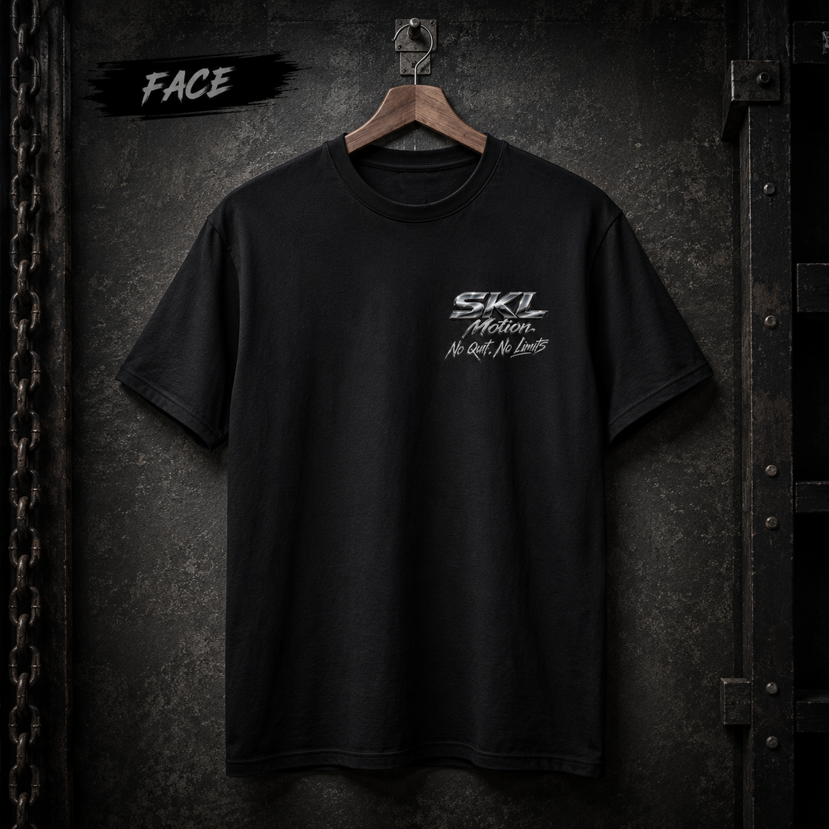 T-shirt noir SKL Motion sur cintre, vue de face complète avec logo chrome