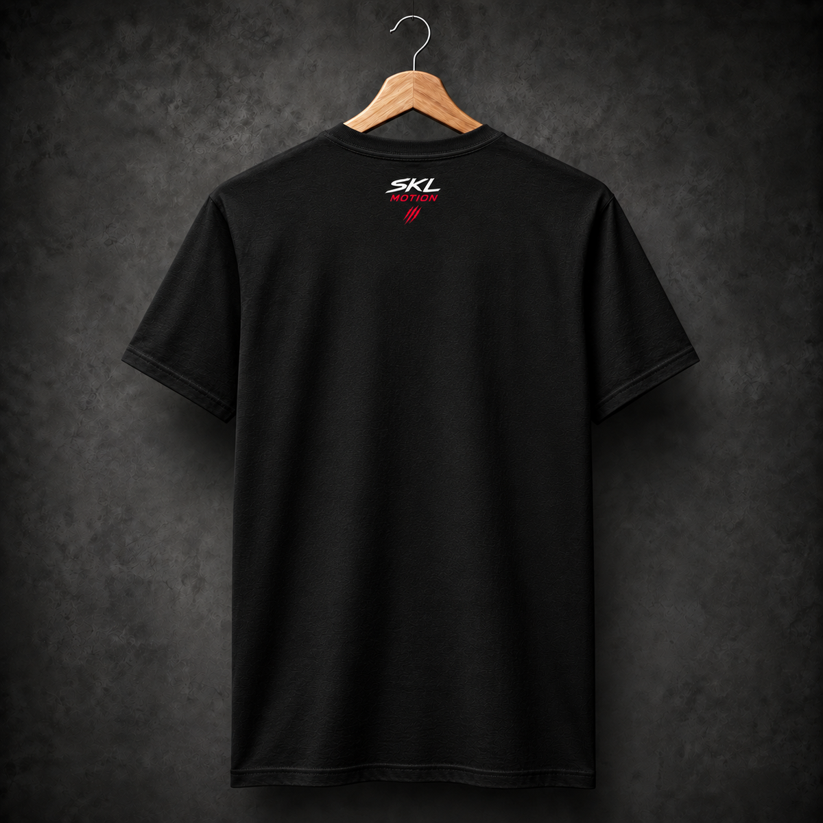 T-shirt Moto Sportive Racing SKL Motion noir – vue de face sur cintre