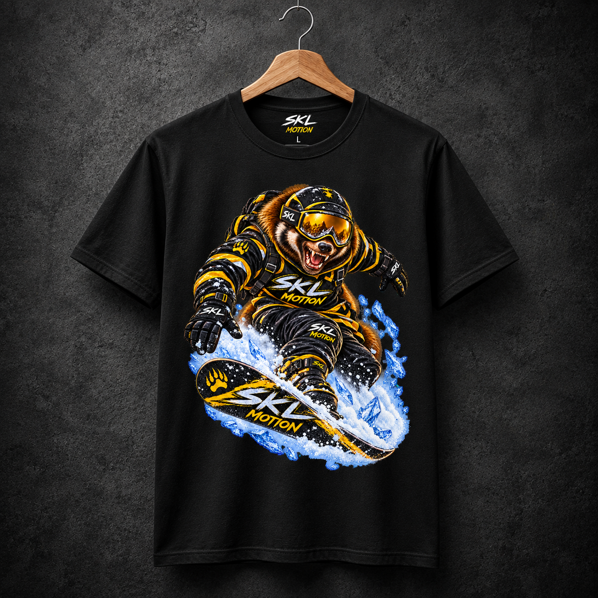 T-shirt snowboard Wolverine Glouton SKL Motion noir sur cintre, vue de face